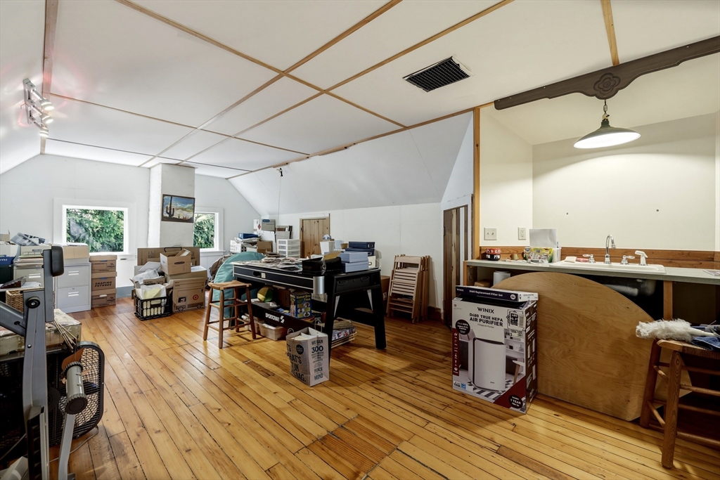 91 Sunset Avenue Amherst, MA 01002 - Photo 39 of 42