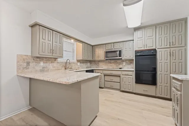 $283,000 | 908 Stonelake Drive, Cleburne, TX 76033