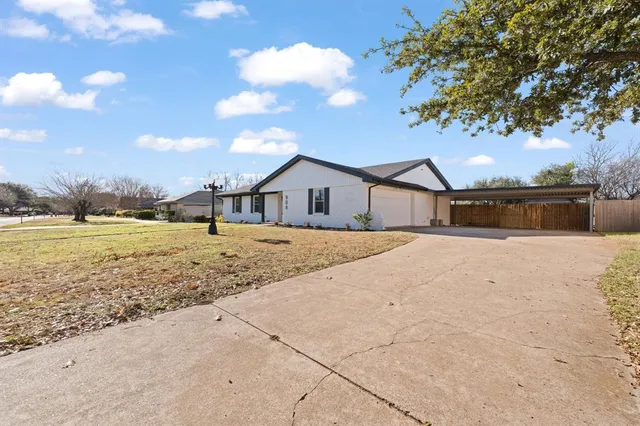 $283,000 | 908 Stonelake Drive, Cleburne, TX 76033
