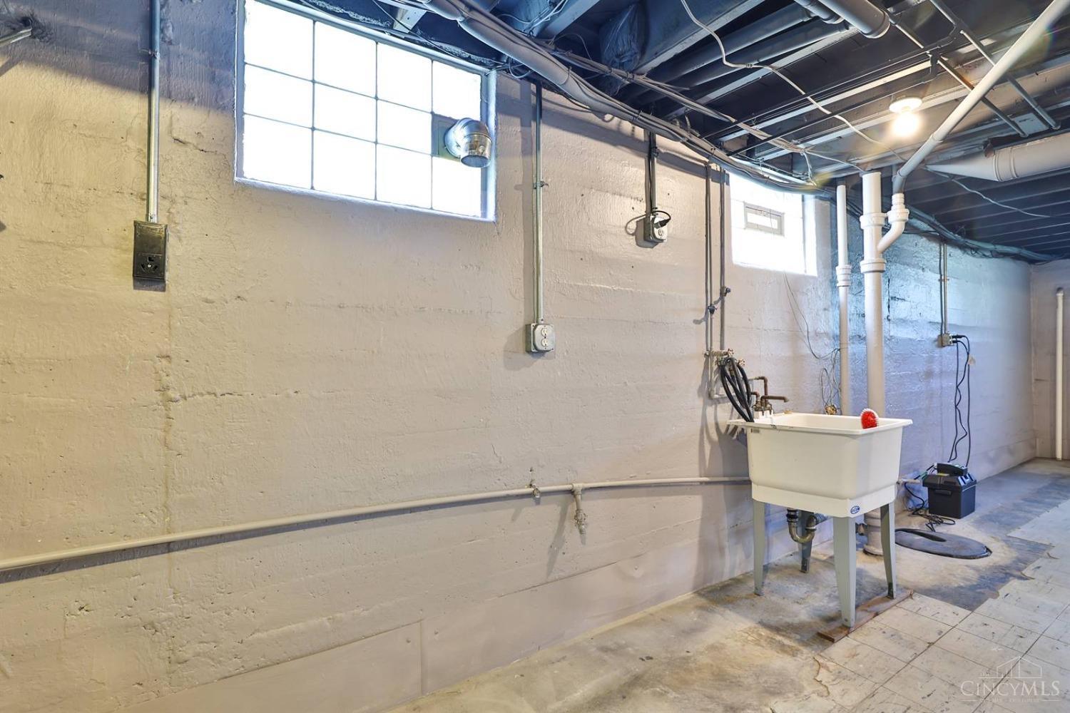 6842 Roe Street Cincinnati, OH 45227 - Photo 23 of 32 Gallery Image 23