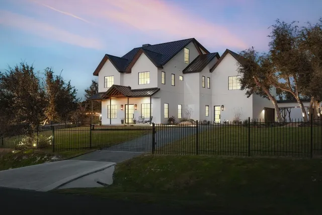 $3,749,000 | 4405 Hennig Drive, Austin, TX 78738