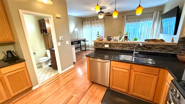 $1,900 | 3359 Blue Ridge Drive, Carpentersville, IL 60110