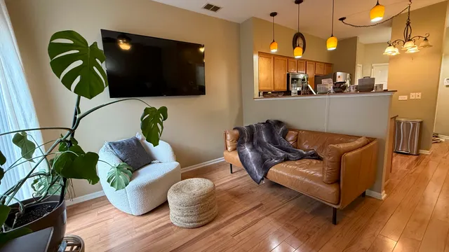 $1,900 | 3359 Blue Ridge Drive, Carpentersville, IL 60110