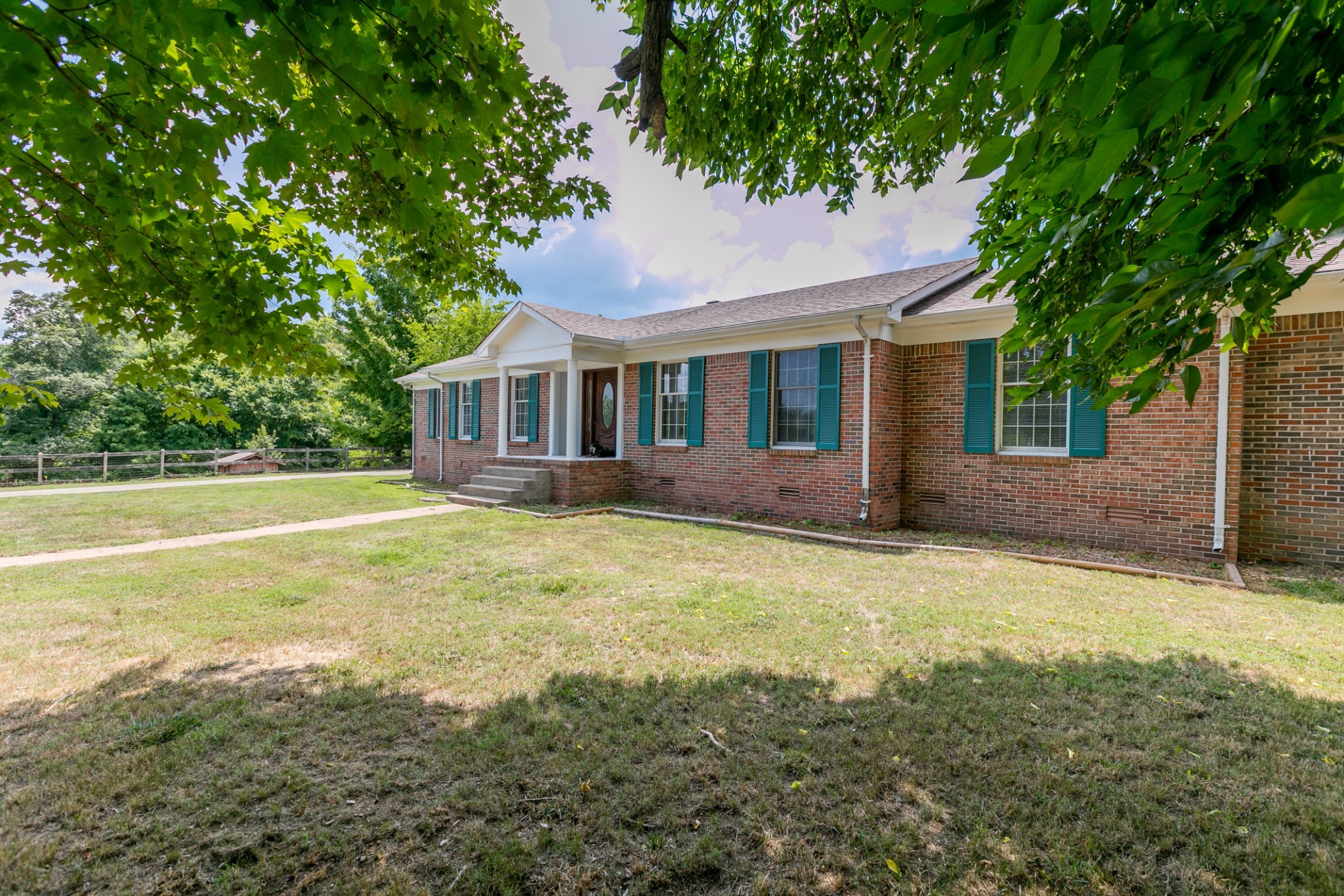 312 Bastin Road Hohenwald, TN 38462 - Photo 4 of 62 Gallery Image 4