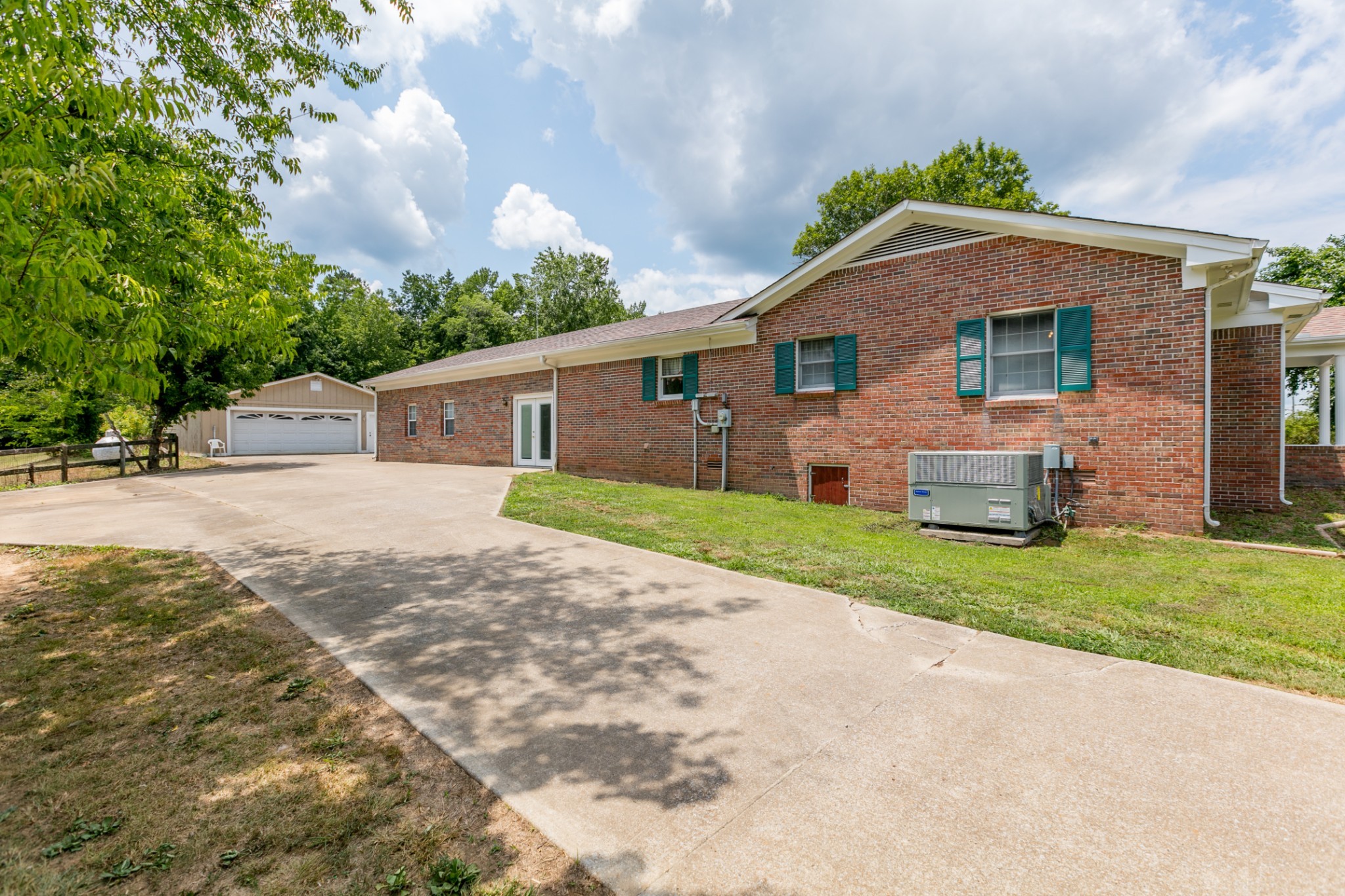 312 Bastin Road Hohenwald, TN 38462 - Photo 7 of 62 Gallery Image 7