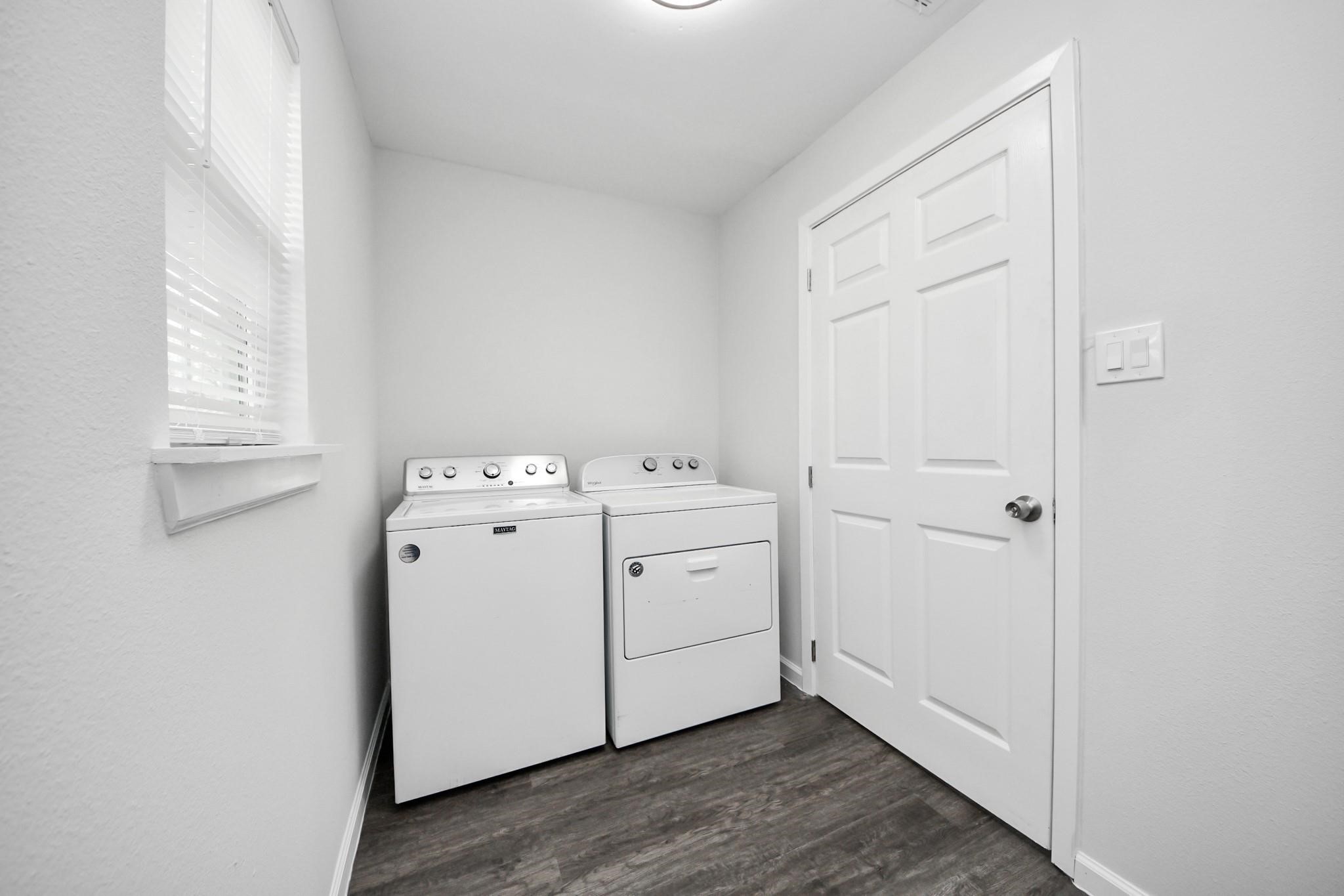 6511 Mohawk Street Houston, TX 77016 - Photo 27 of 32 Laundry