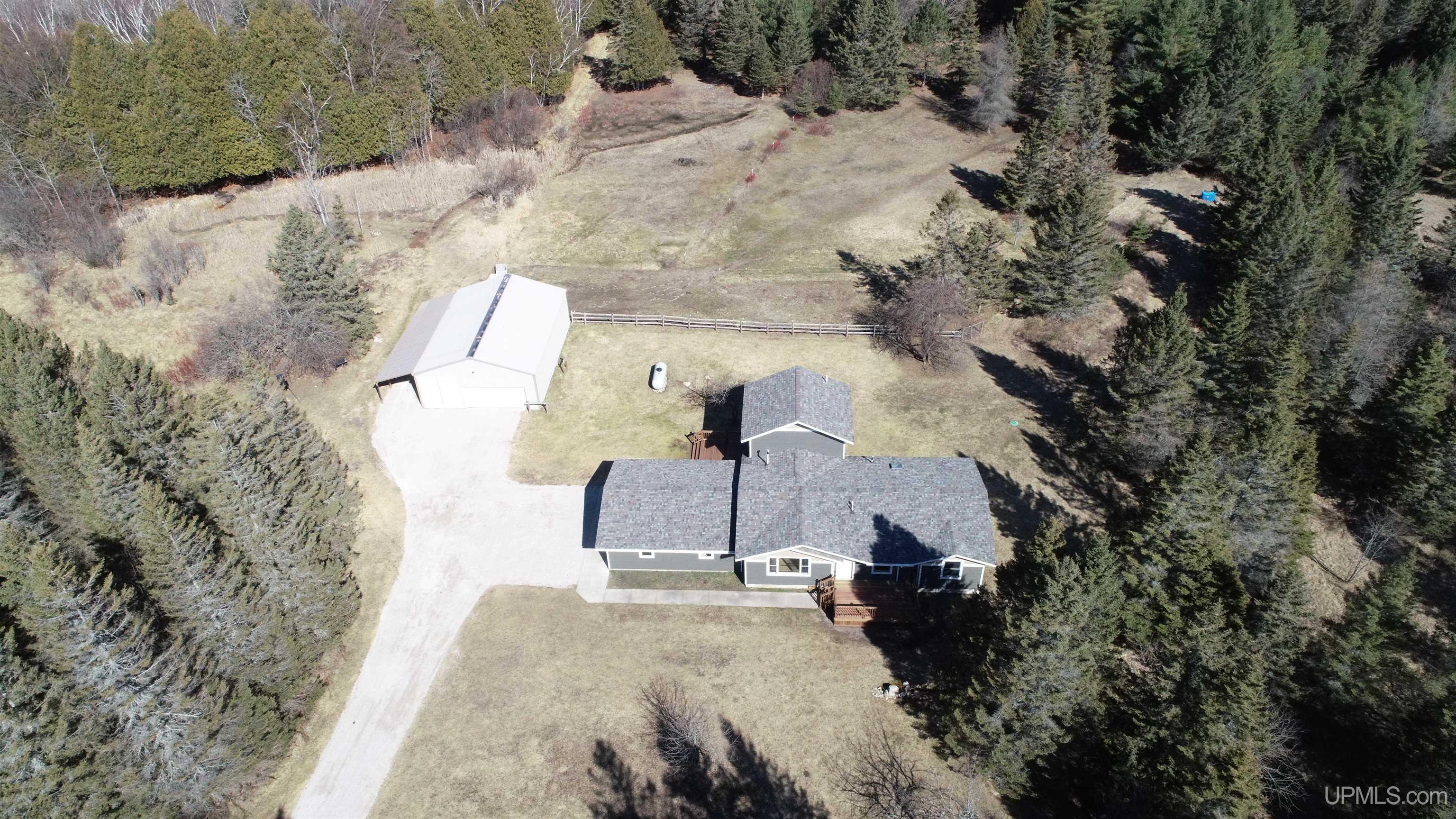 2724 Jackson Road Gulliver, MI 49840 - Photo 38 of 47