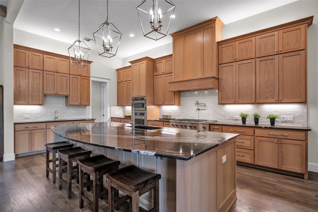 2286 White Stag Road Celina, TX 75009 - Photo 6 of 35 Bookend granite.