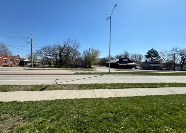 $280,000 | 15460 Quivira Road, Overland Park, KS 66221