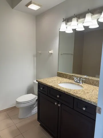 $2,400 | 455 West Wood Street, Unit 212, Palatine, IL 60067