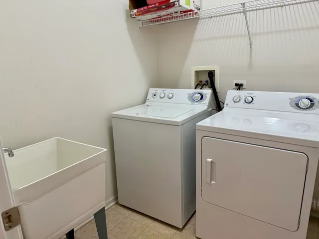 $2,400 | 455 West Wood Street, Unit 212, Palatine, IL 60067