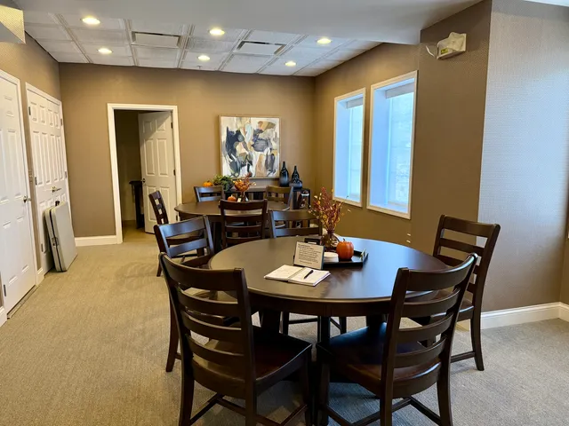 $2,400 | 455 West Wood Street, Unit 212, Palatine, IL 60067