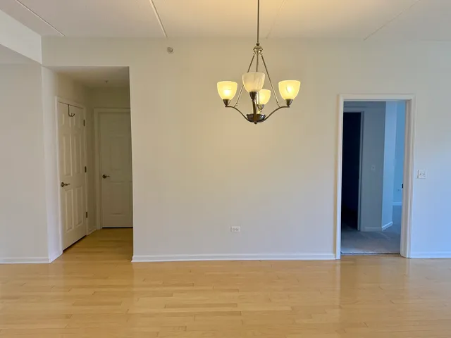 $2,400 | 455 West Wood Street, Unit 212, Palatine, IL 60067