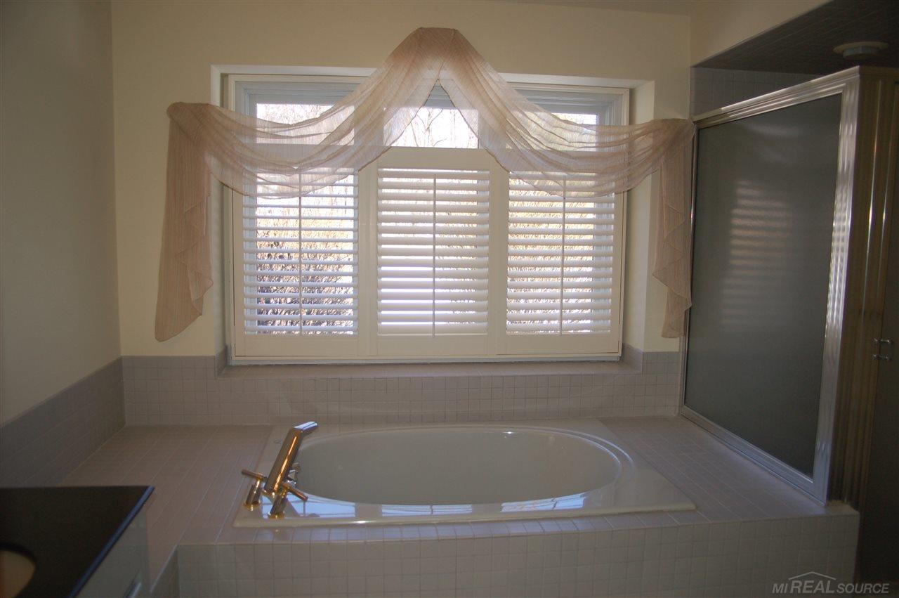 1364 Springwood Lane Rochester Hills, MI 48309 - Photo 12 of 16