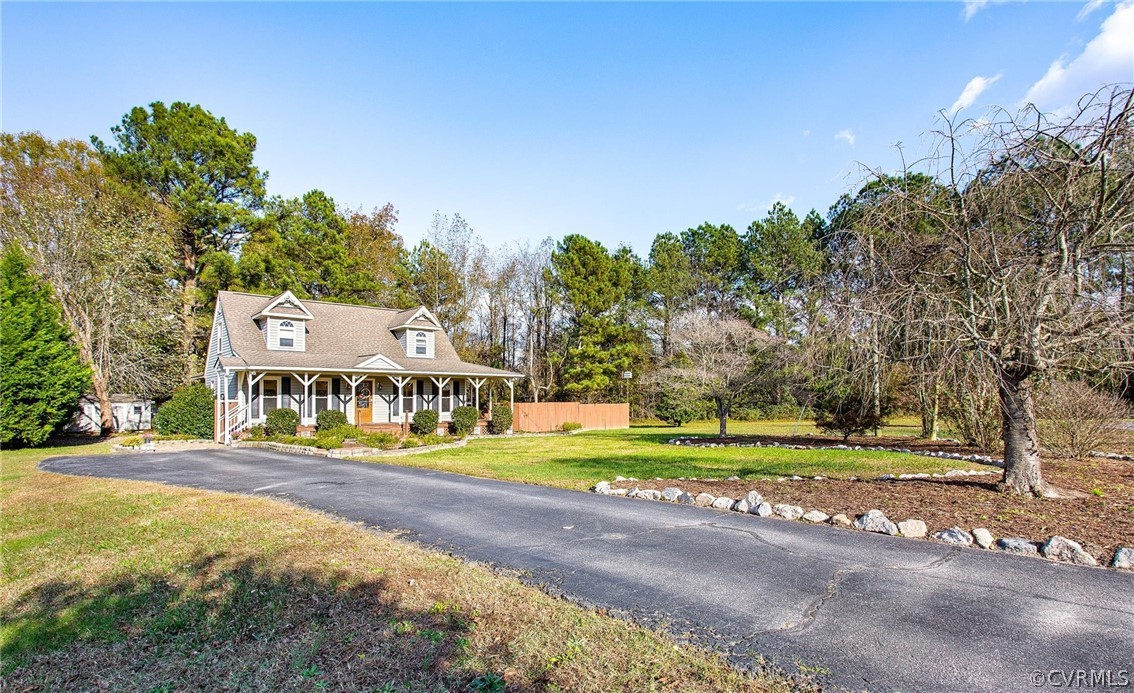 17849 Willowynde Road Chester, VA 23836 - Photo 5 of 44 Gallery Image 5