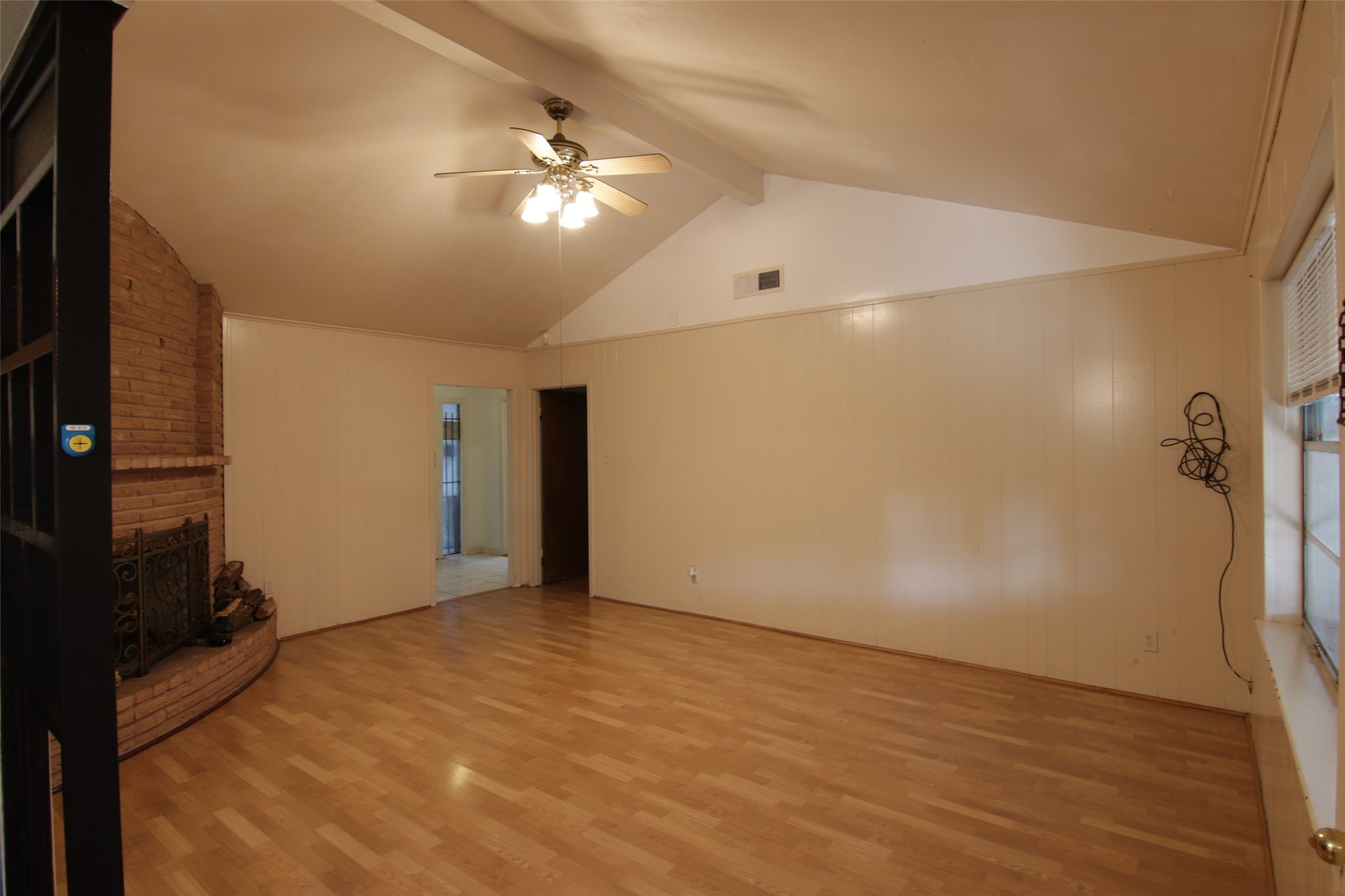 8419 Roos Road Houston, TX 77036 - Photo 6 of 22 Gallery Image 6