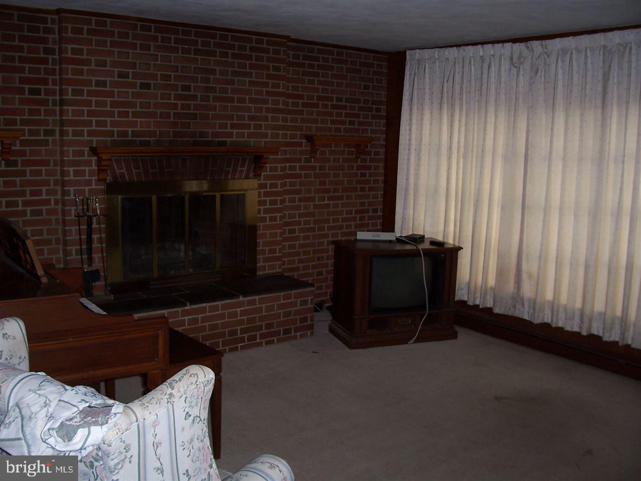 1211 White Church Road Gettysburg, PA 17325 - Photo 3 of 36