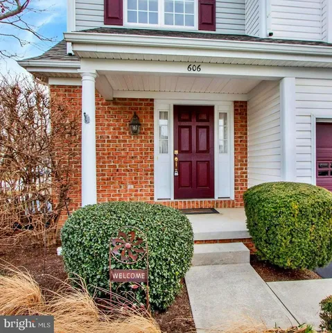 $389,900 | 606 Brentwood Drive, Lititz, PA 17543