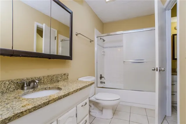 $2,205 | 1126 East Elizabeth Street, Olathe, KS 66061