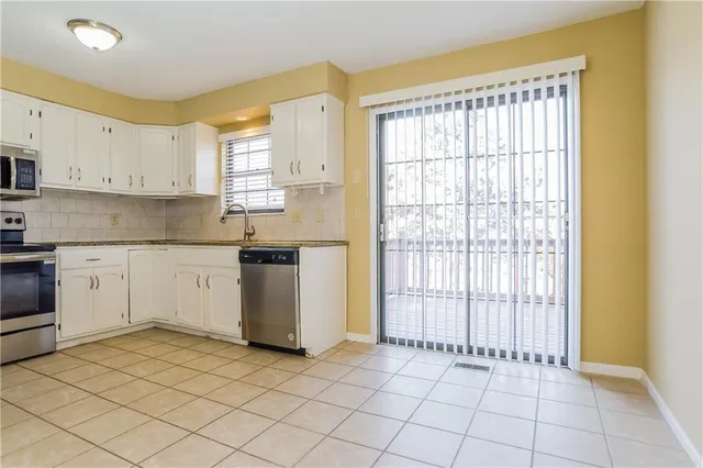 $2,205 | 1126 East Elizabeth Street, Olathe, KS 66061