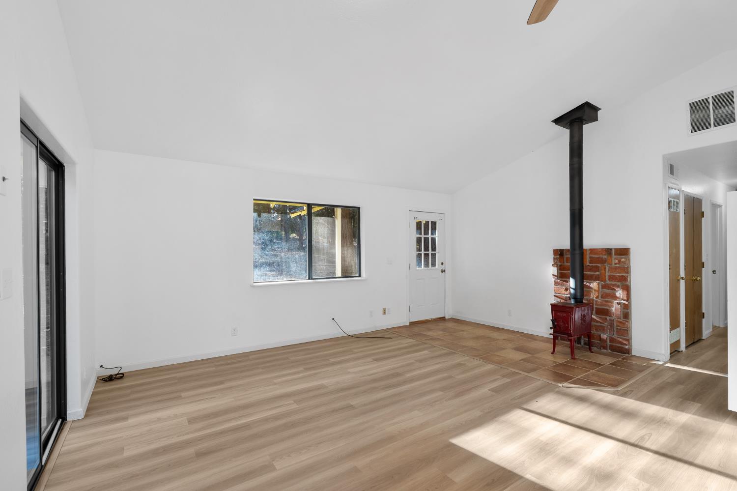 5498 Platt Mountain Road Forest Ranch, CA 95942 - Photo 26 of 59 Living Room and Entry