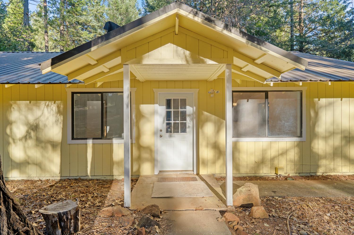 5498 Platt Mountain Road Forest Ranch, CA 95942 - Photo 3 of 59 Main House Entry