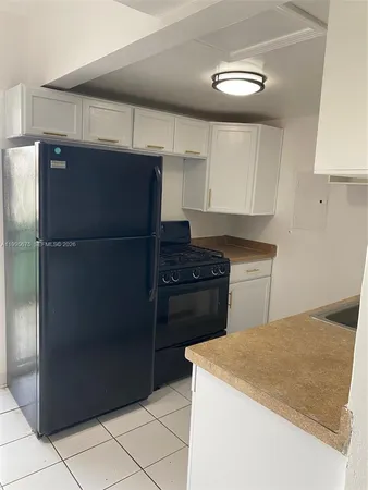 $1,600 | 701 South Royal Poinciana Boulevard, Unit 8, Miami Springs, FL 33166