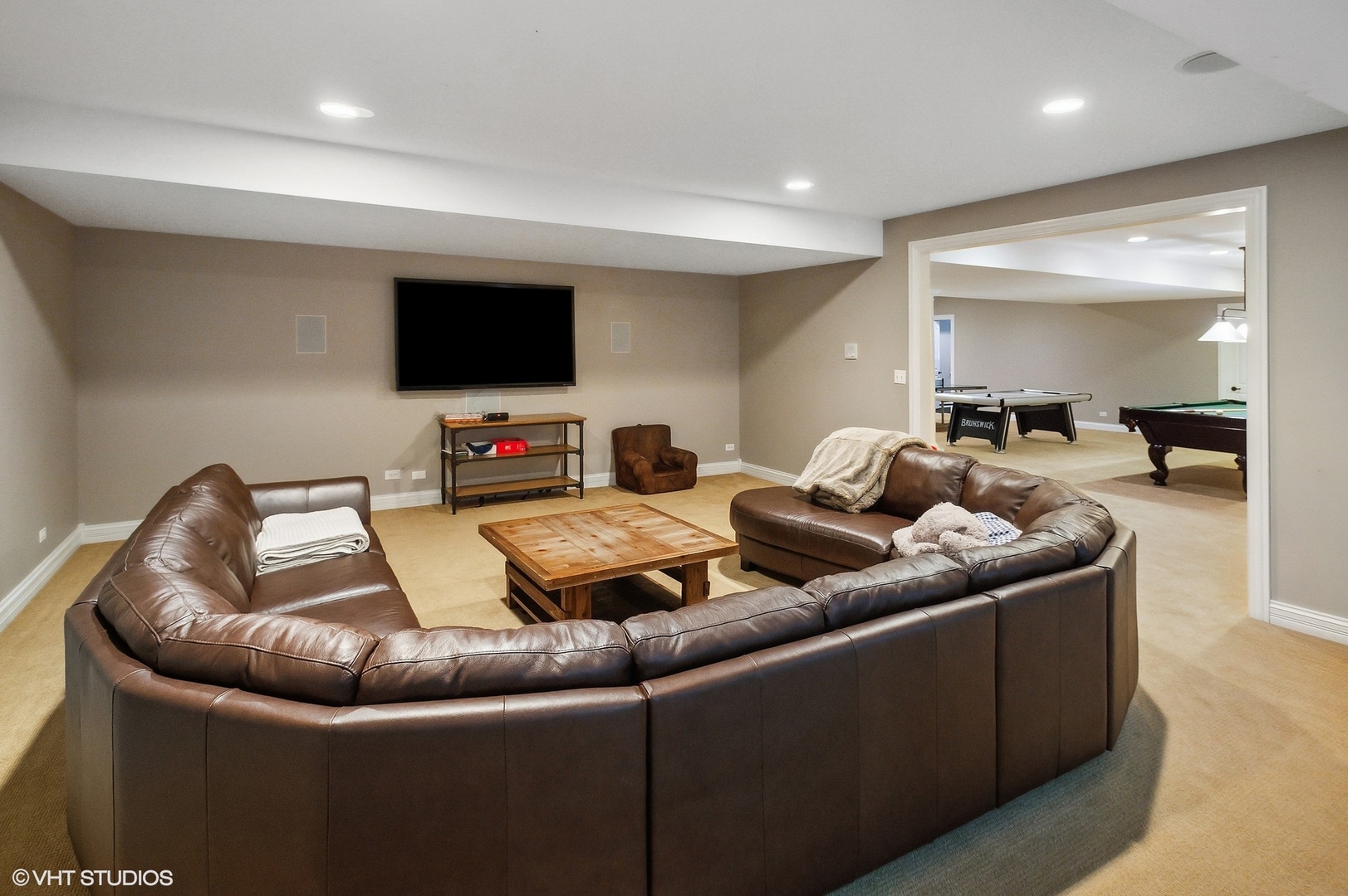 733 York Road Glenview, IL 60025 - Photo 12 of 21 a living room with furniture and a flat screen tv