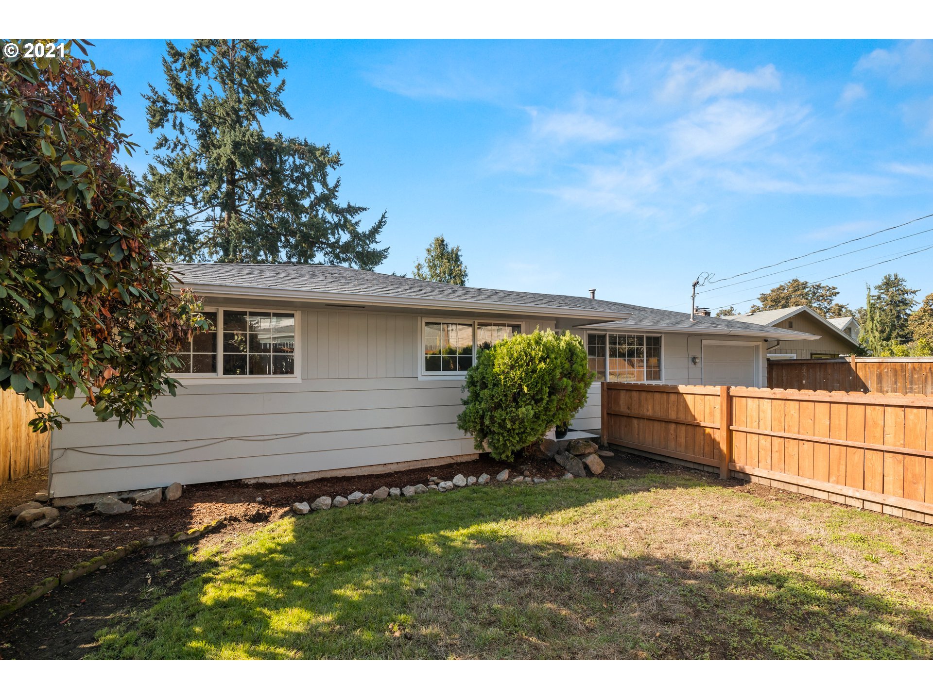 17917 Oatfield Road Gladstone, OR 97027 - Photo 3 of 23 Gallery Image 3