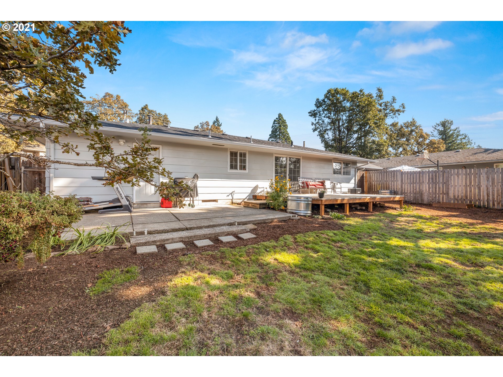 17917 Oatfield Road Gladstone, OR 97027 - Photo 21 of 23 Gallery Image 21