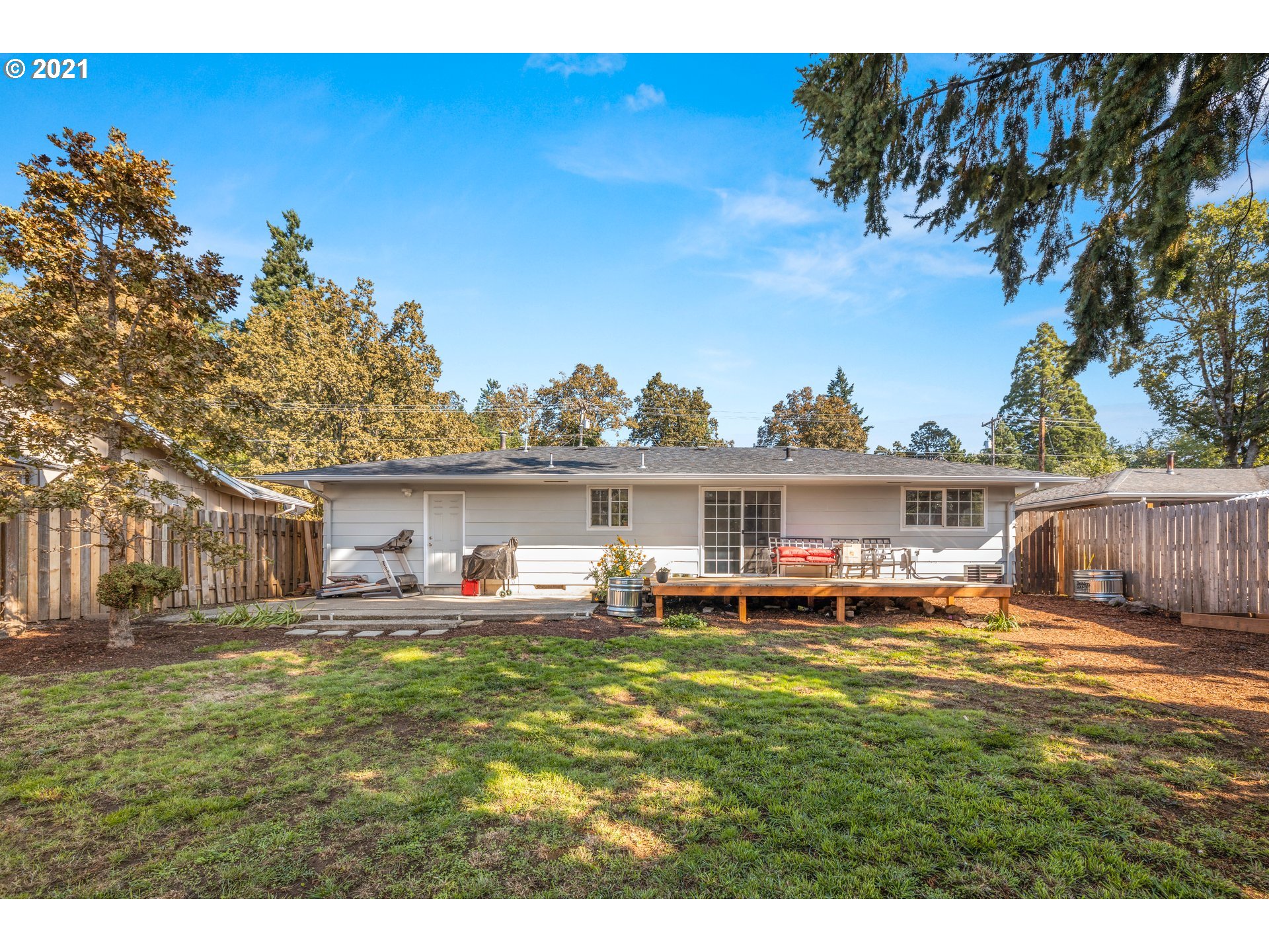 17917 Oatfield Road Gladstone, OR 97027 - Photo 22 of 23 Gallery Image 22