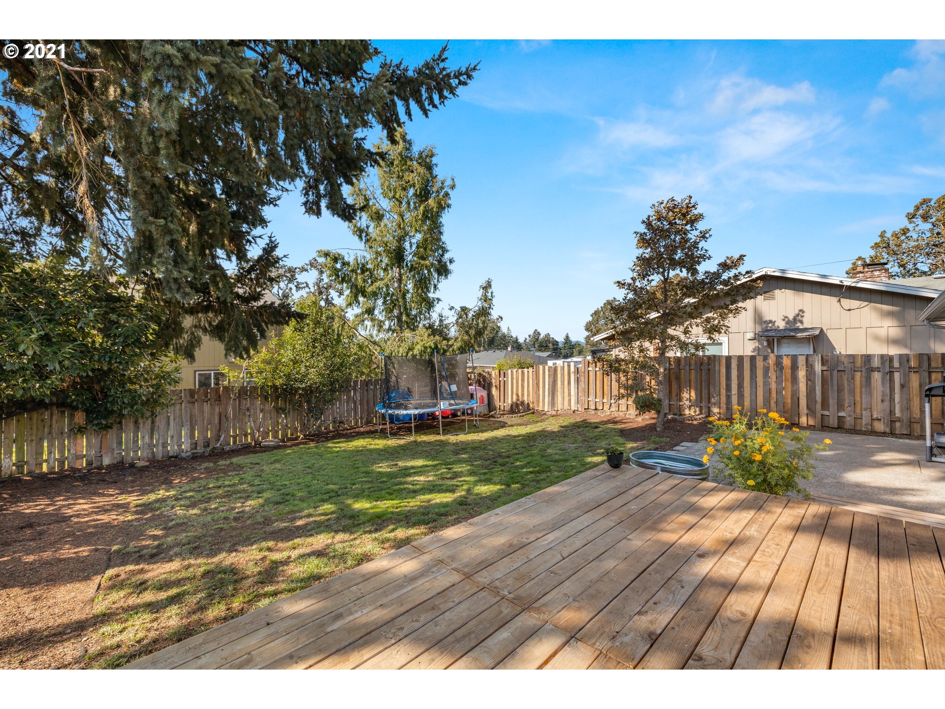 17917 Oatfield Road Gladstone, OR 97027 - Photo 23 of 23 Gallery Image 23