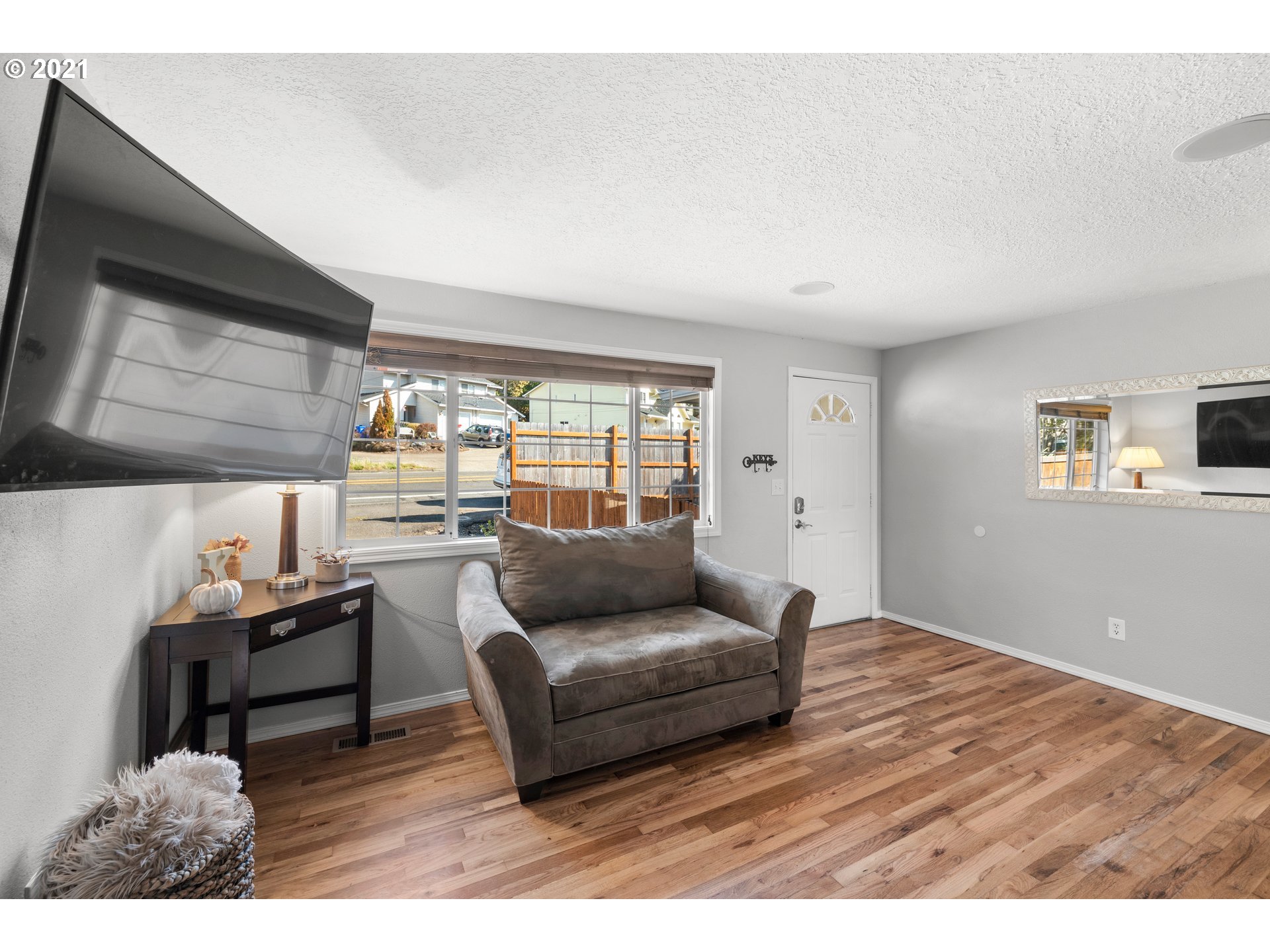 17917 Oatfield Road Gladstone, OR 97027 - Photo 5 of 23 Gallery Image 5