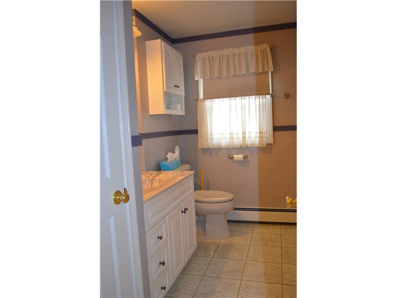 22 Lilac Avenue Woonsocket, RI 02895 - Photo 10 of 21 Bathroom.