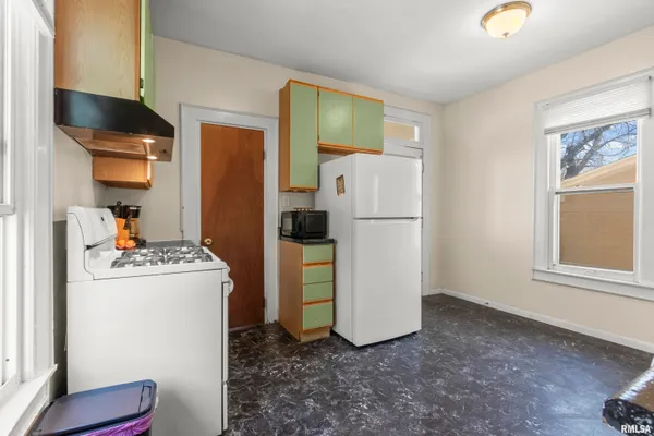 $99,900 | 1217 West Gilbert Avenue, Peoria, IL 61604