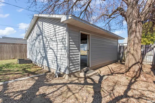 $99,900 | 1217 West Gilbert Avenue, Peoria, IL 61604