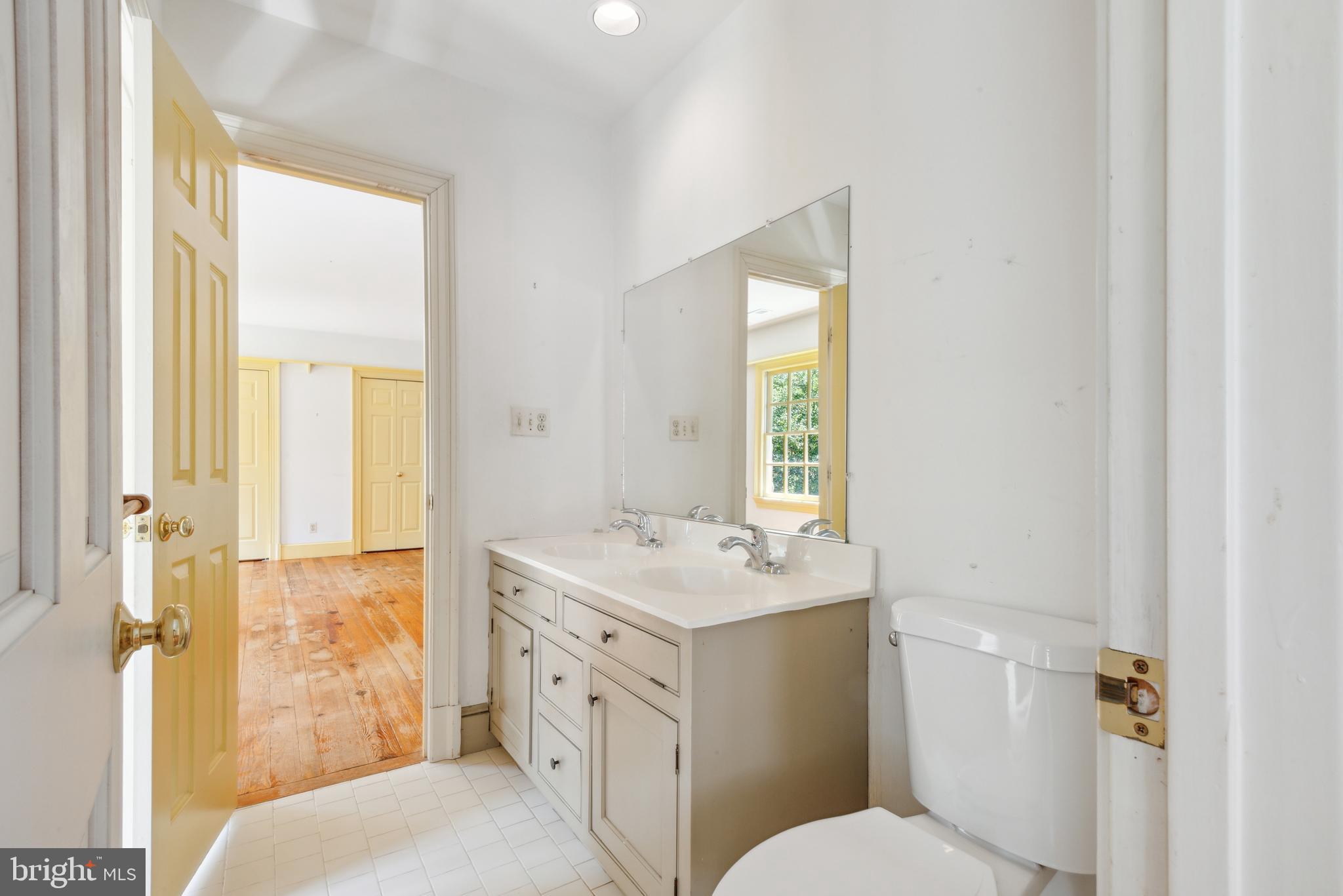 121 Yarnick Road Great Falls, VA 22066 - Photo 44 of 104