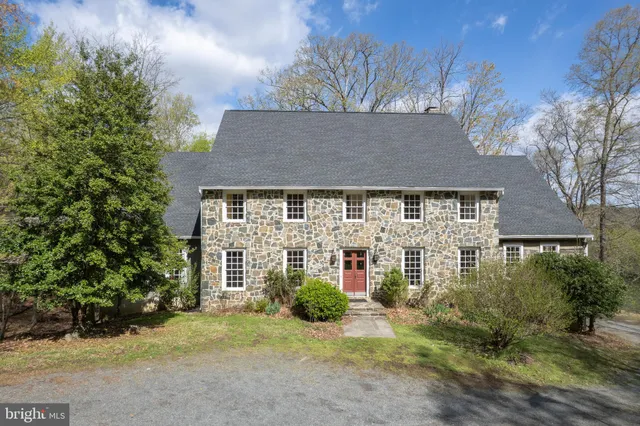 $3,199,000 | 121 Yarnick Road, Great Falls, VA 22066