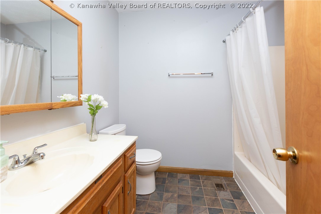 14 Connie Lane Winfield, WV 25213 - Photo 7 of 24 Gallery Image 7