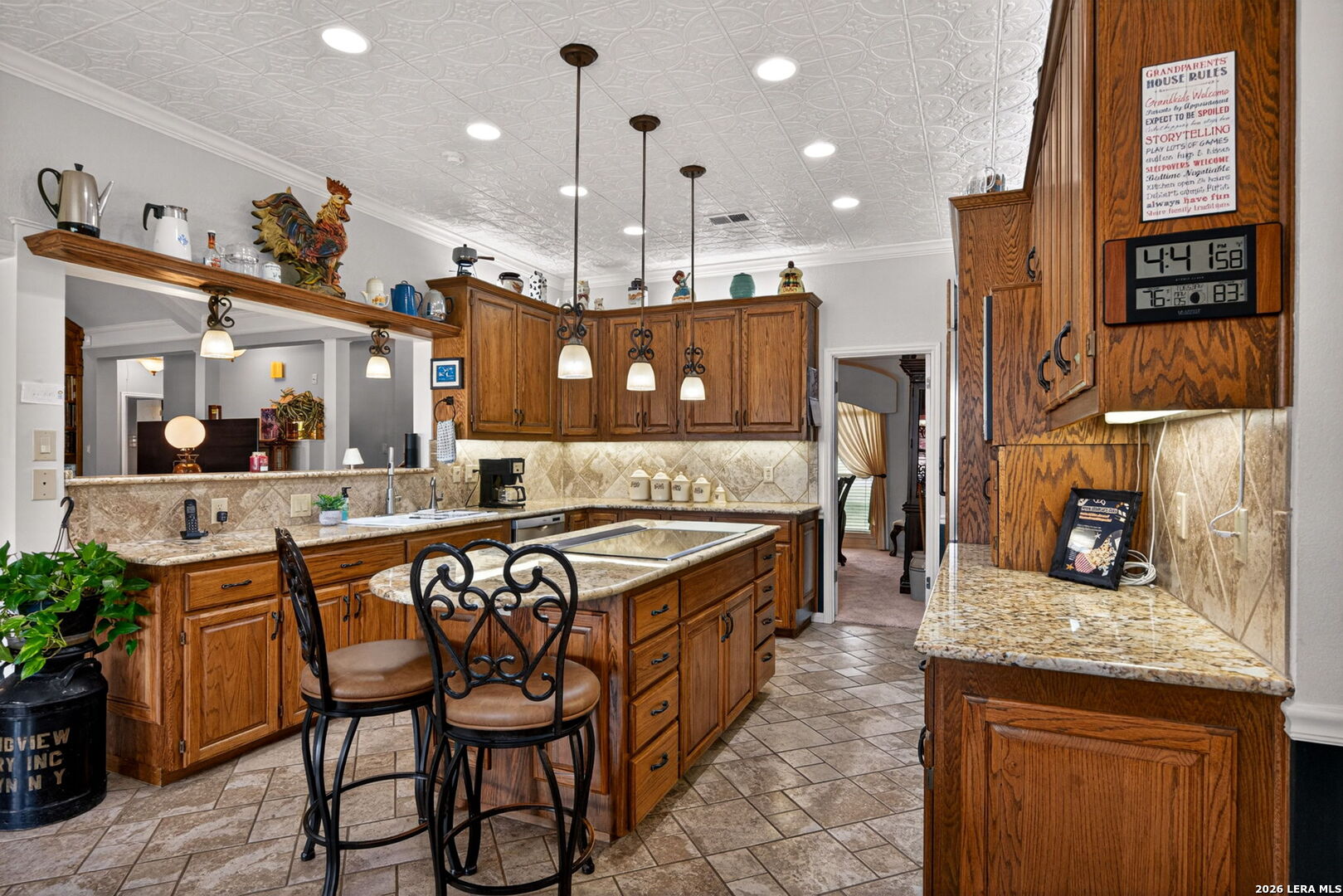 8639 Raintree Woods Drive Fair Oaks Ranch, TX 78015 - Photo 9 of 55