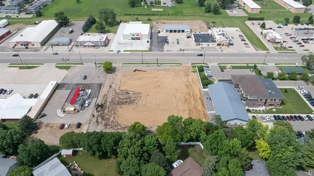 $320,000 | 1208 East College Drive, Marshall, MN 56258