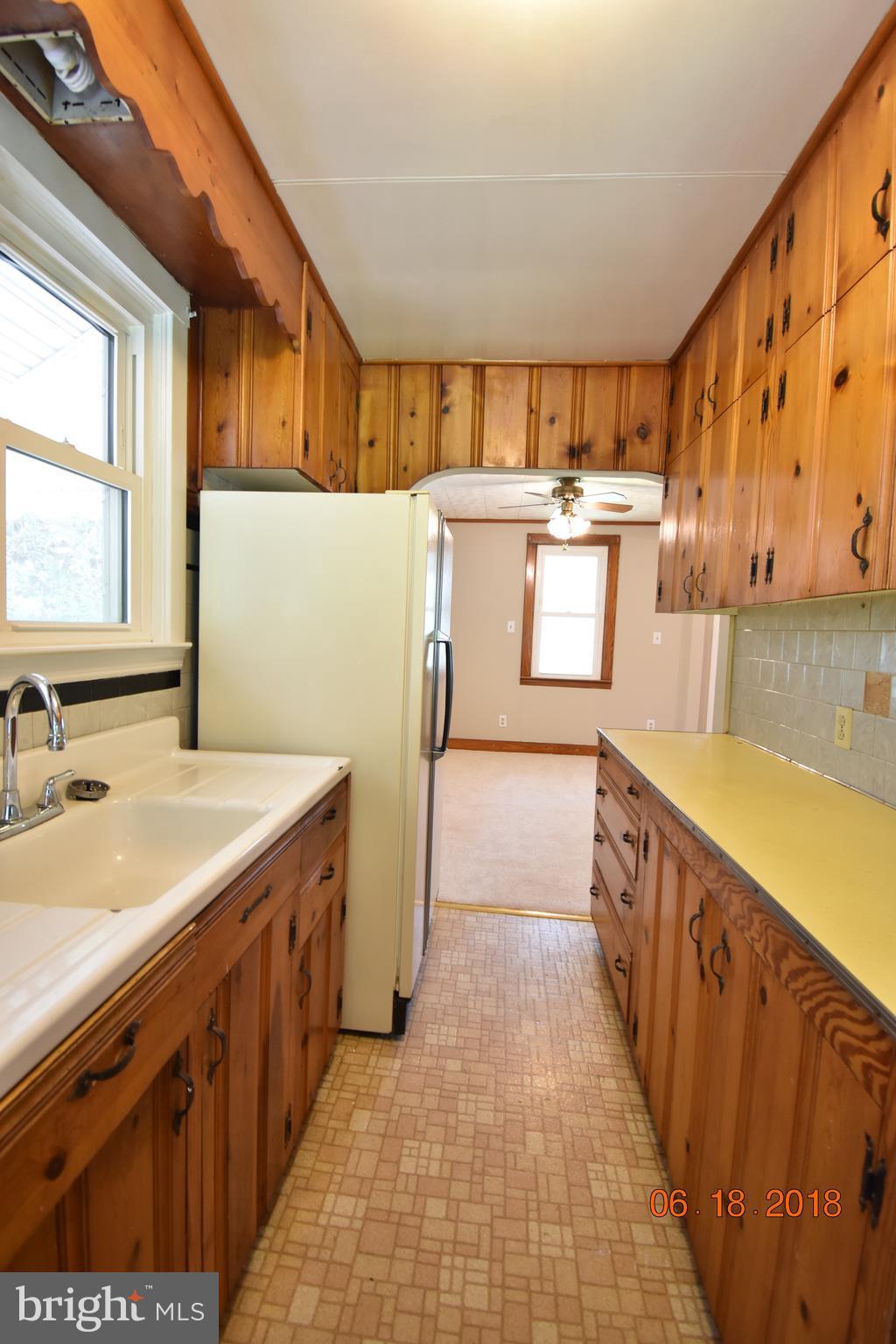 1516 Denton Road Baltimore, MD 21221 - Photo 19 of 30 Kitchen