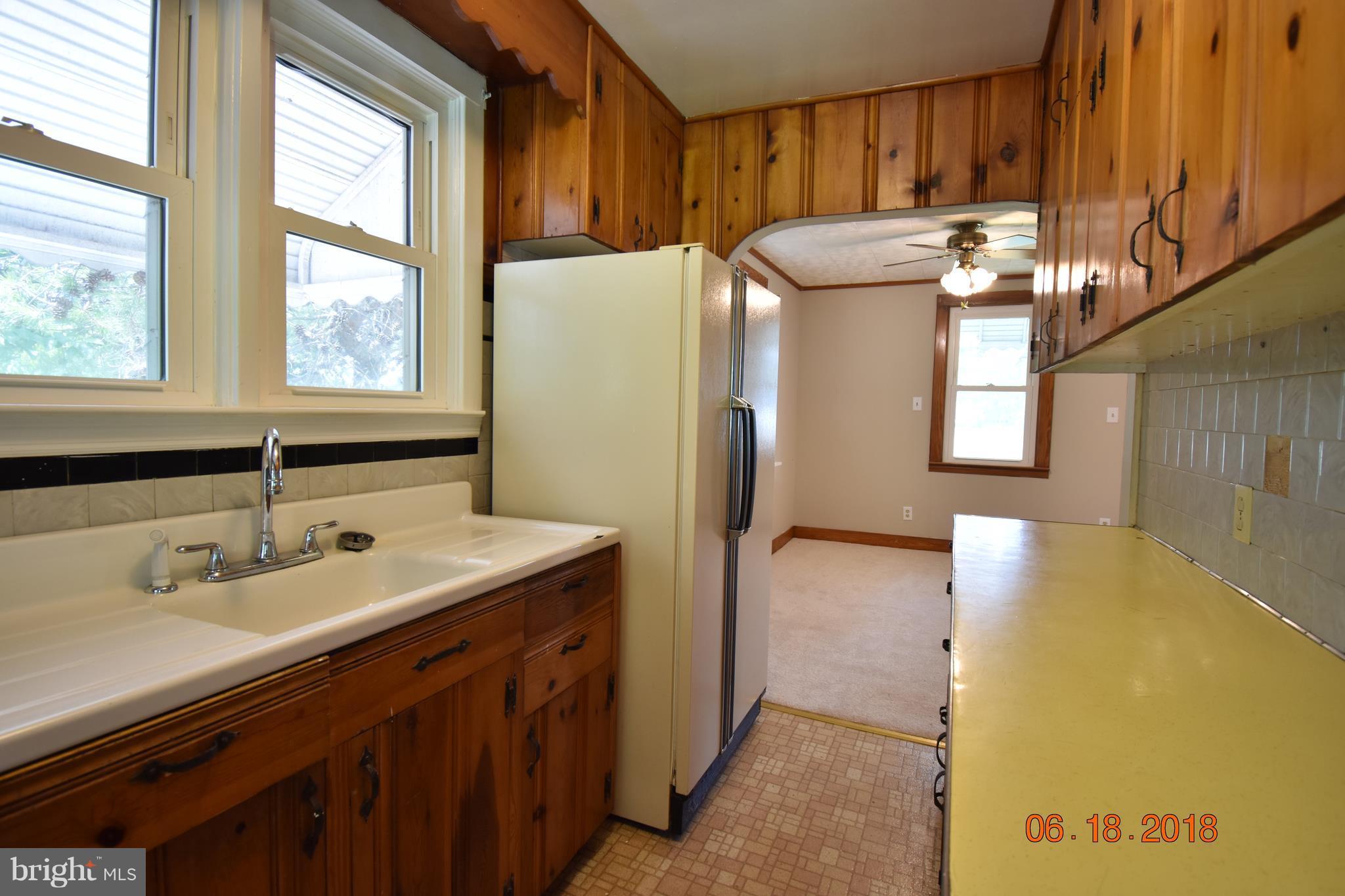 1516 Denton Road Baltimore, MD 21221 - Photo 20 of 30 Kitchen