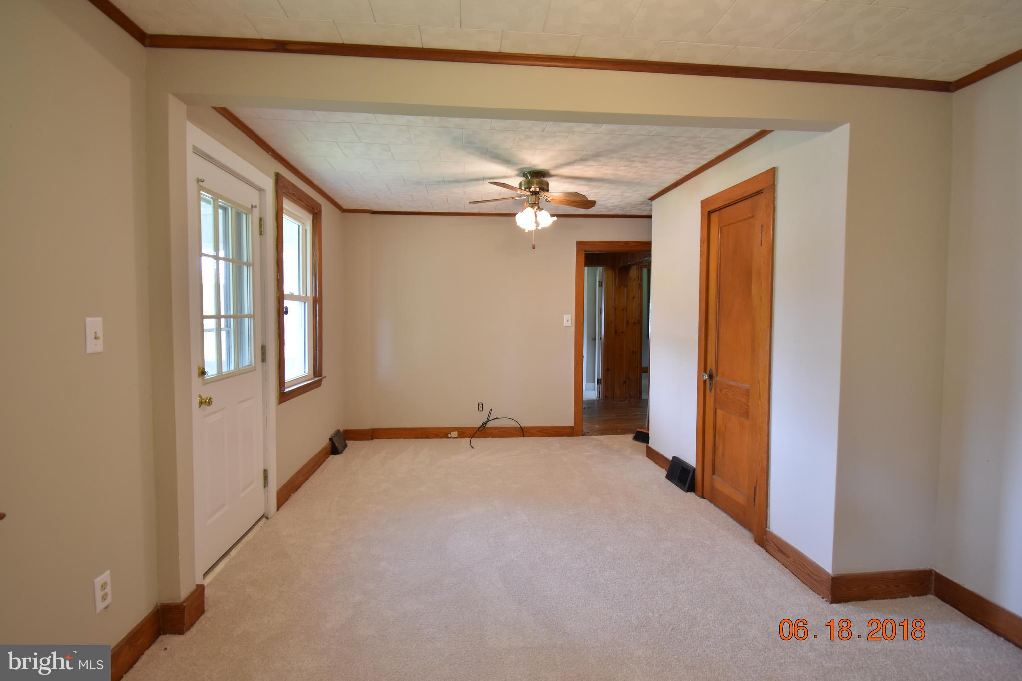 1516 Denton Road Baltimore, MD 21221 - Photo 7 of 30 Family Room