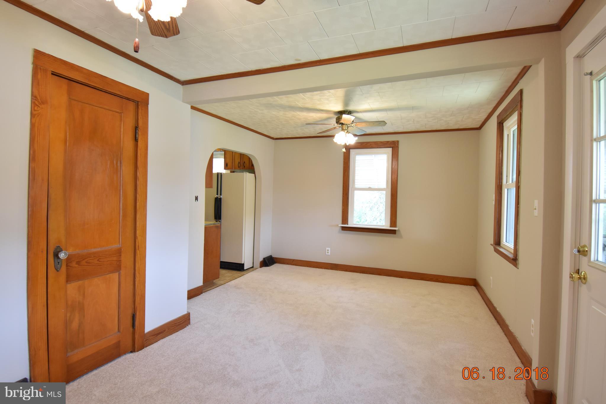 1516 Denton Road Baltimore, MD 21221 - Photo 8 of 30 Family Room