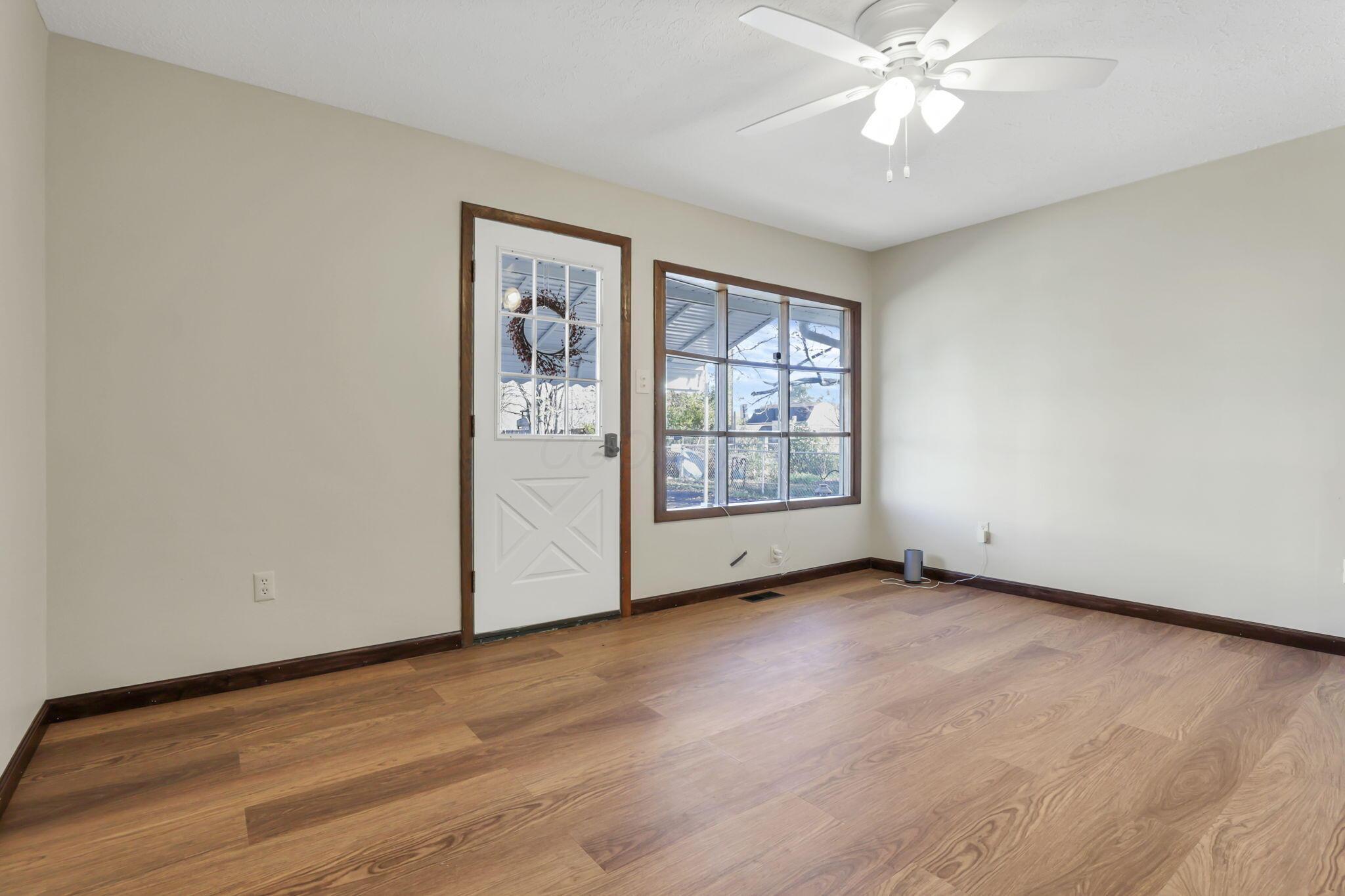 1133 Rumsey Road Columbus, OH 43207 - Photo 7 of 36 Living Room