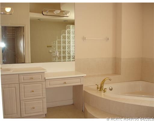 120 Northwest S Shore Road Stuart, FL 34994 - Photo 8 of 16 Master Bath/Spa.