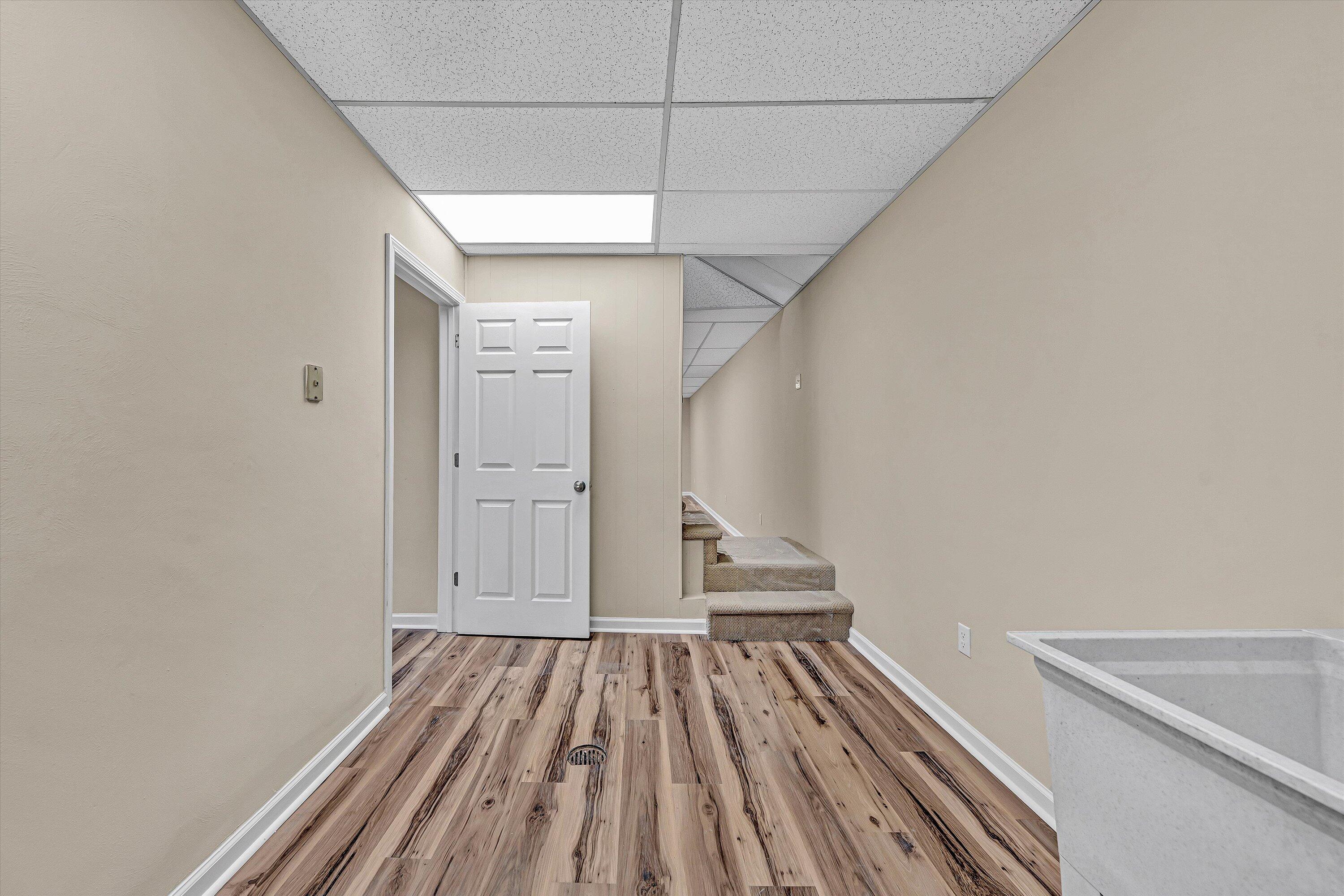 7031 Crown Road Roanoke, VA 24018 - Photo 44 of 53 52-DSC00547