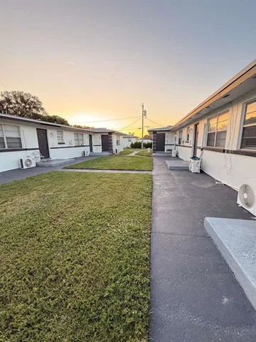 $1,400 | 1886 41st Avenue, Unit 4, Vero Beach, FL 32960