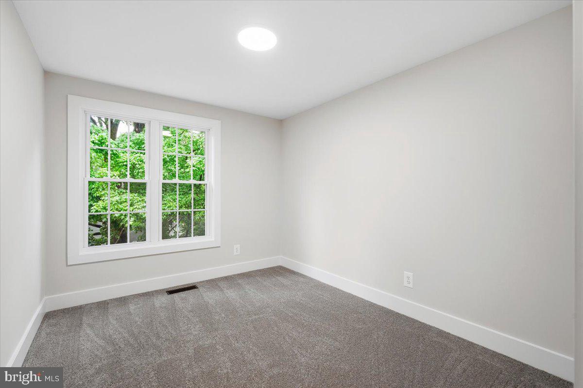 13000 Country Ridge Drive Germantown, MD 20874 - Photo 23 of 37 Upper level bedroom 3